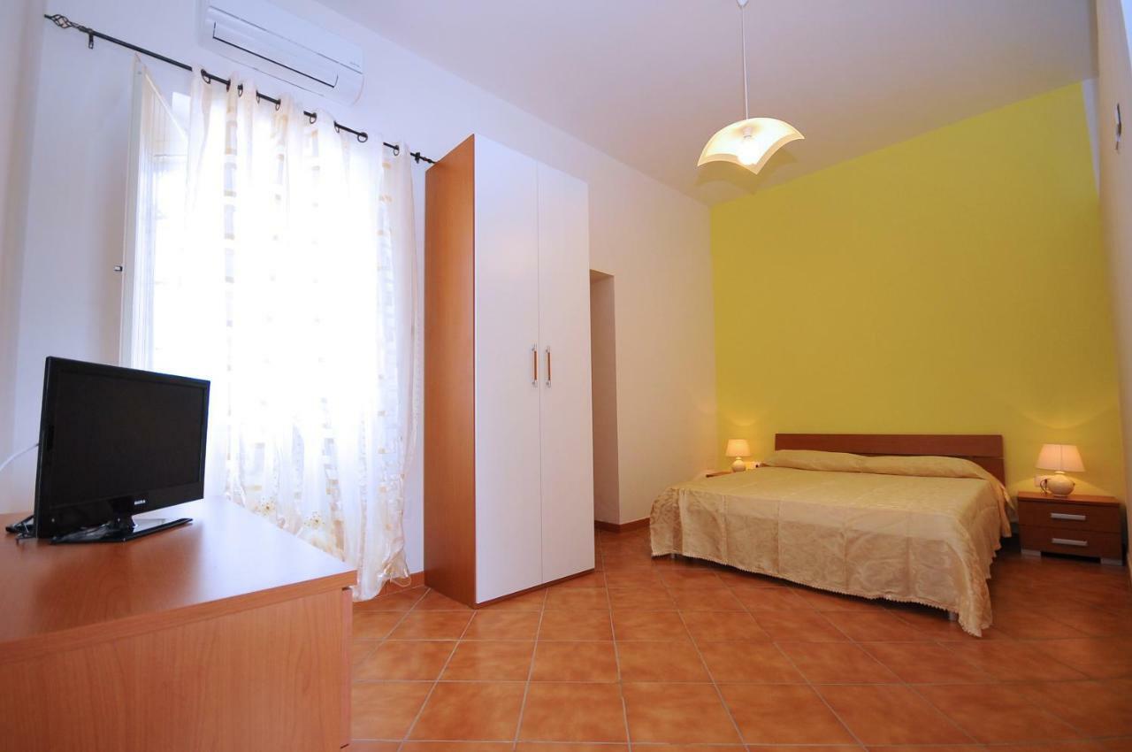 Villa Potenza 2 Галатоне Екстериор снимка